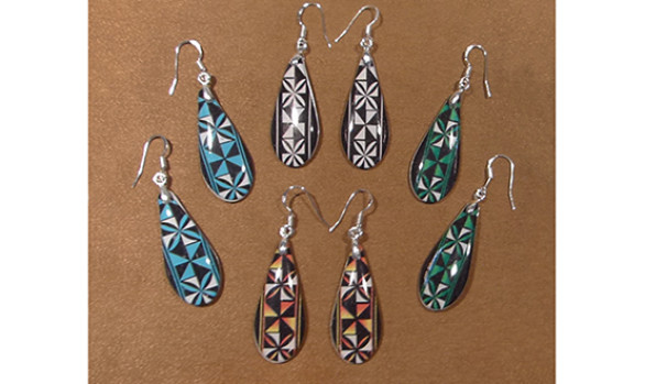 Siapo Teardrop resin earring